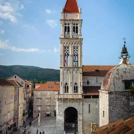 Lorena - With Sea View Near Old Town Apartamento Trogir