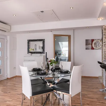 Lorena - With Sea View Near Old Town 公寓