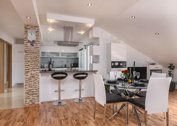 Lorena - With Sea View Near Old Town 公寓